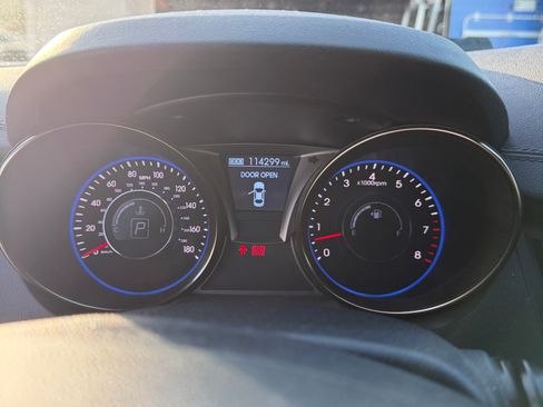 Used 2014 Hyundai Genesis 3.8 image 21