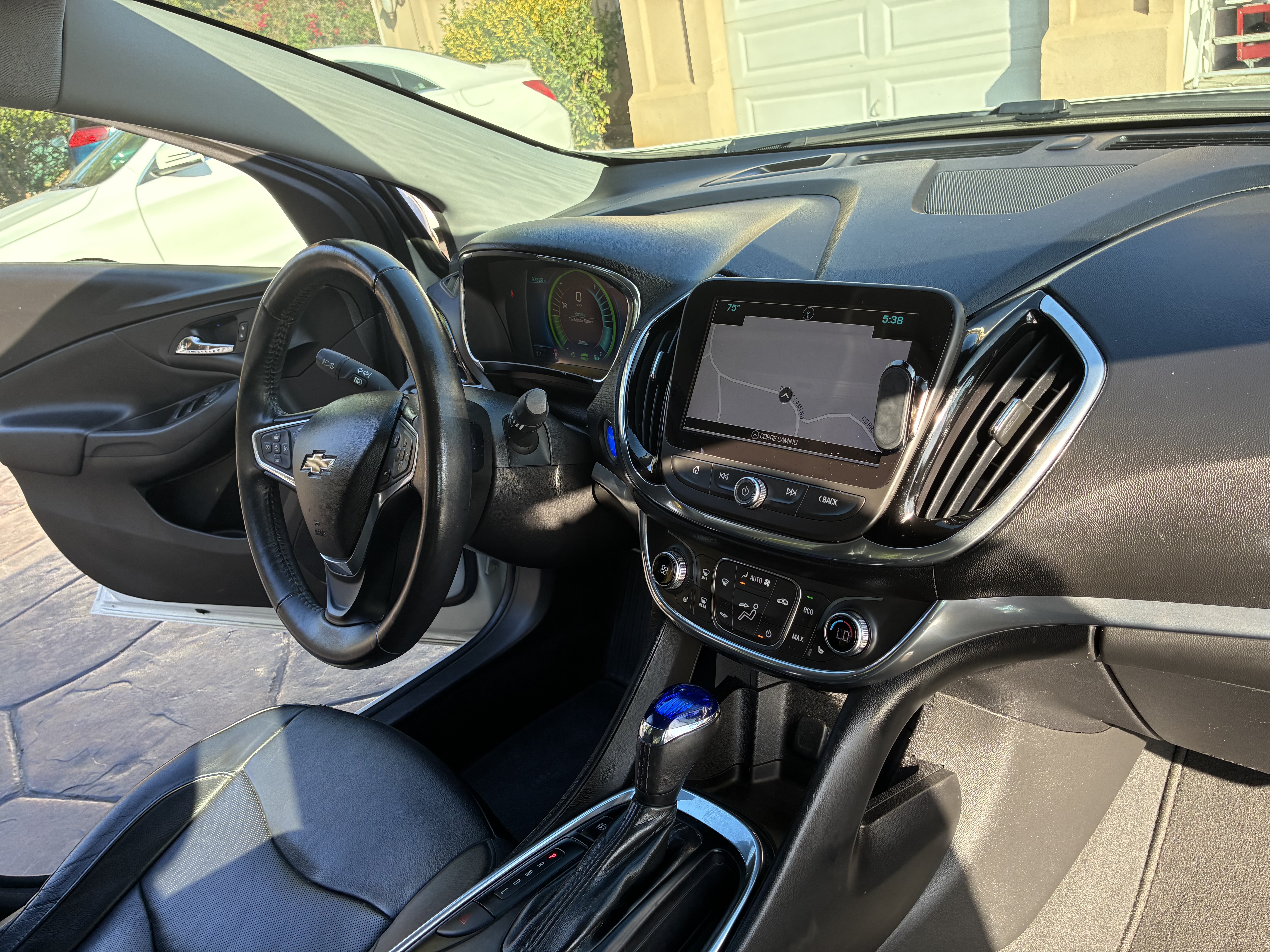 Used 2016 Chevrolet Volt Premier w/ Driver Confidence Package FWD image 8