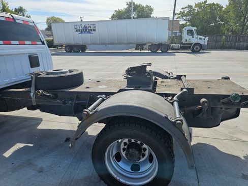 Used 2020 RAM 5500 Tradesman w/ Chrome Appearance Group image 6