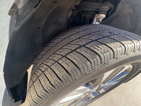 Used 2018 Jeep Grand Cherokee Limited w/ Luxury Group II image 9