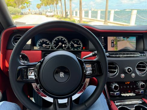 Used 2021 Rolls-Royce Cullinan image 10