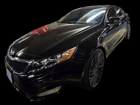 Used 2011 Kia Optima EX w/ Premium Pkg image 8
