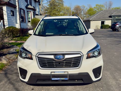 Used 2019 Subaru Forester Premium w/ All-Weather Package AWD/4WD image 13