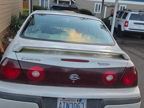 Used 2003 Chevrolet Impala Sedan w/ Preferred Equipment Group image 6