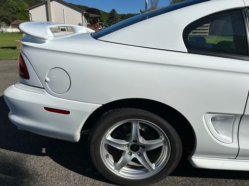 Used 1998 Ford Mustang Cobra RWD image 12