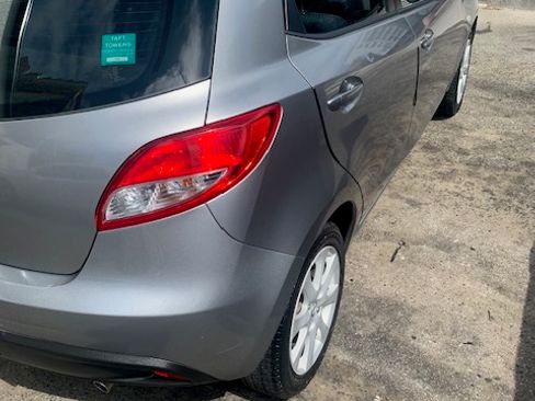 Used 2011 MAZDA MAZDA2 Touring image 4