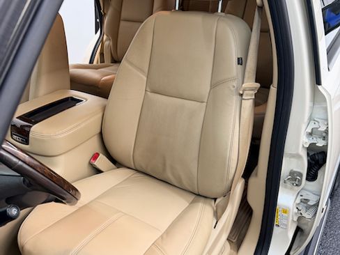 Used 2014 GMC Yukon Denali image 10