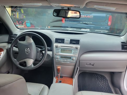 Used 2009 Toyota Camry XLE image 12