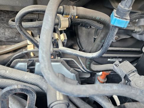 Used 2012 MAZDA MAZDA5 Sport image 23