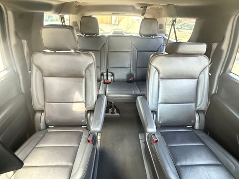 Used 2021 Chevrolet Suburban High Country w/ Premium Package image 9