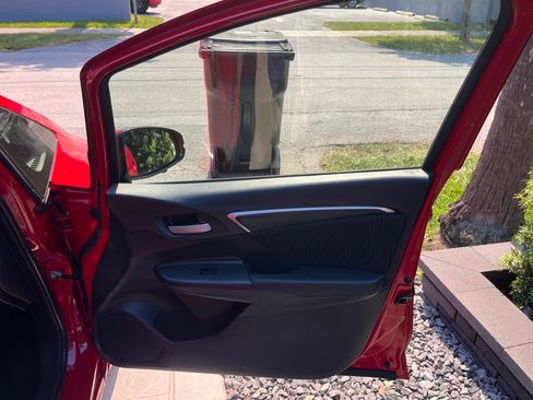 Used 2018 Honda Fit EX image 16