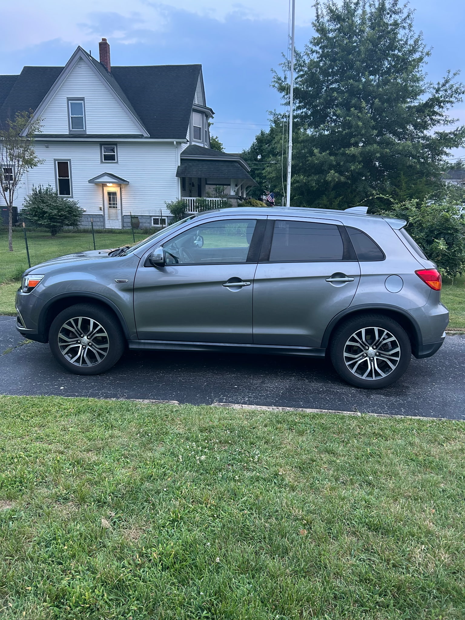 Used 2018 Mitsubishi Outlander Sport ES FWD image 5
