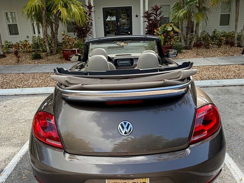 Used 2015 Volkswagen Beetle 1.8T image 6