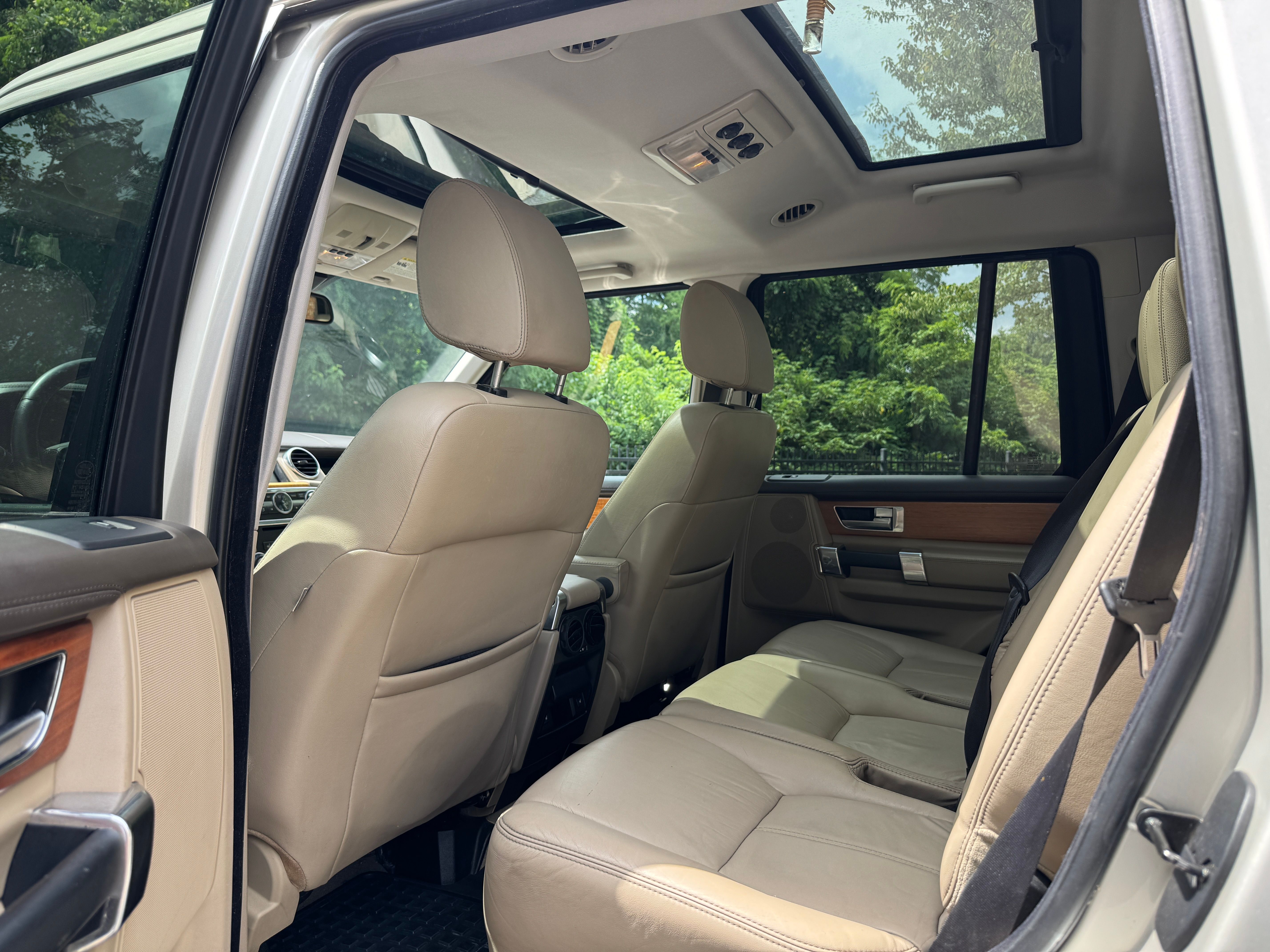 Used 2014 Land Rover LR4 HSE LUX AWD/4WD image 21