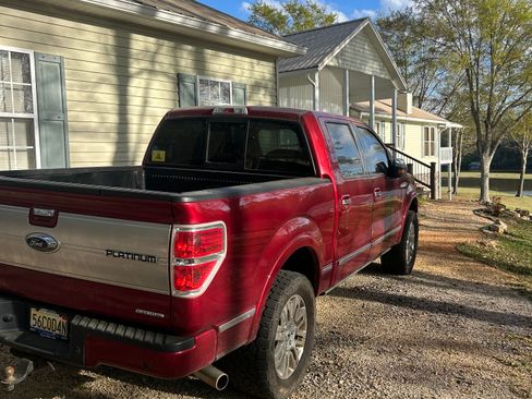 Used 2014 Ford F150 Platinum image 4