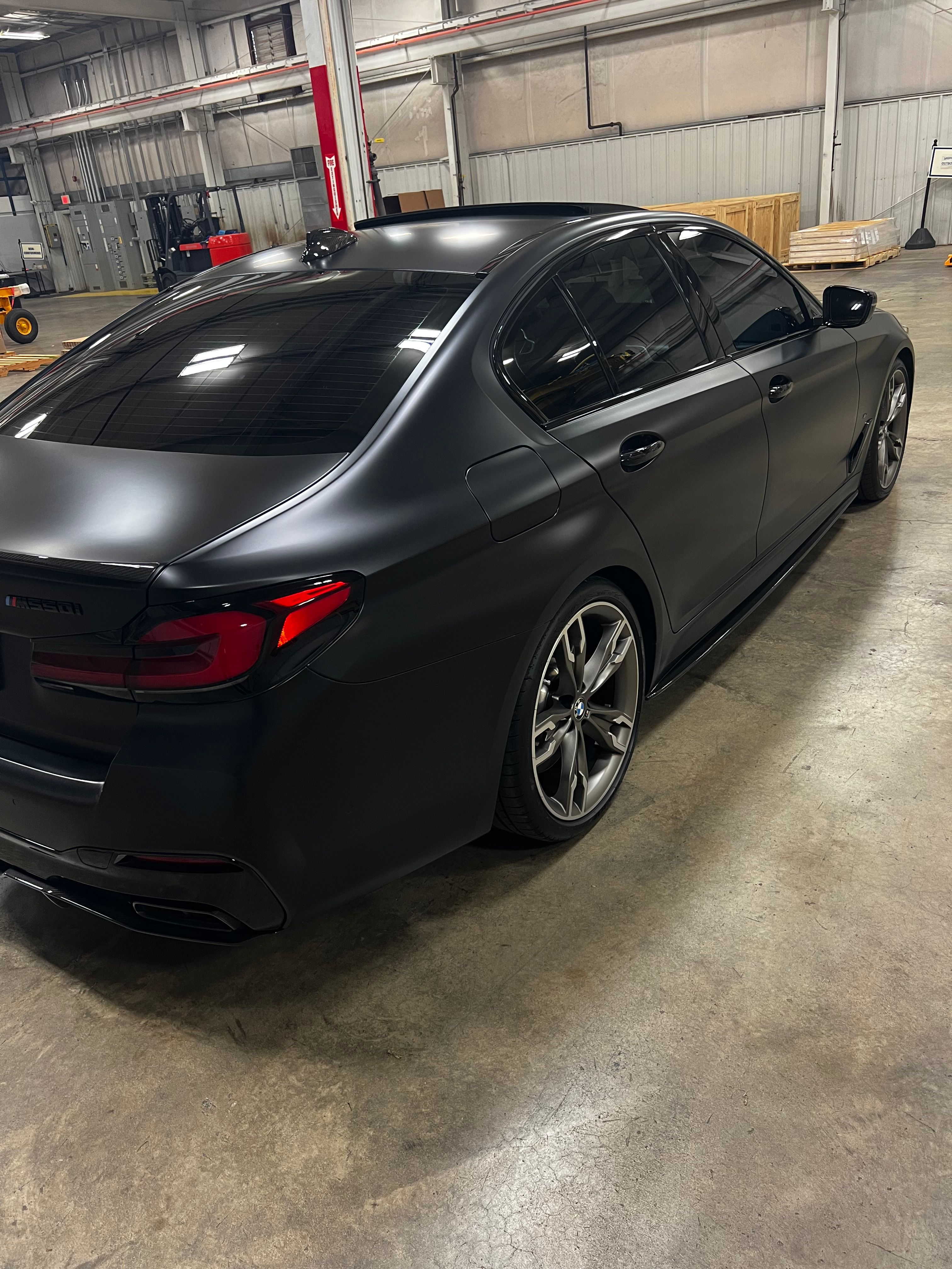 Used 2023 BMW M550i xDrive w/ Dynamic Handling Package AWD/4WD image 28