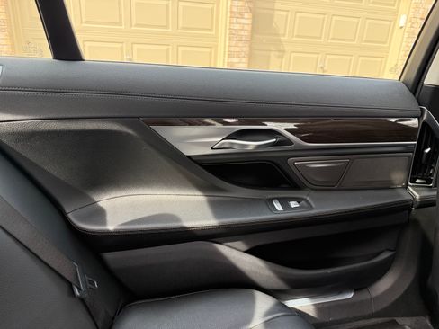 Used 2019 BMW 740i xDrive AWD/4WD image 24