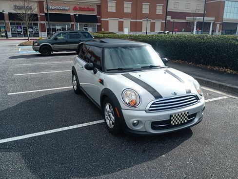 Used 2012 MINI Cooper Hardtop image 6