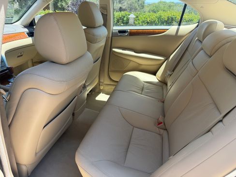 Used 2005 Lexus ES 330 w/ Preferred Accessory Pkg FWD image 10