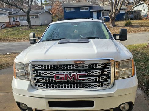 Used 2014 GMC Sierra 3500 Denali w/ Suspension Package, Off-Road image 6