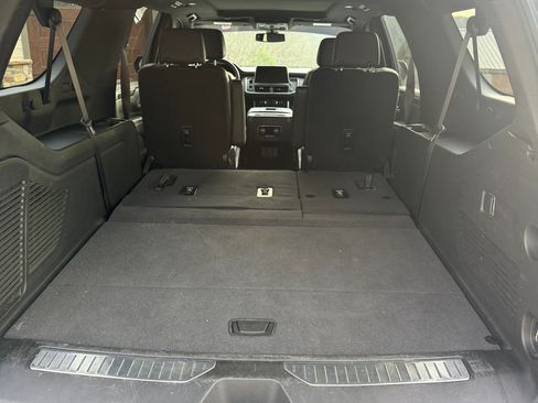 Used 2021 Chevrolet Suburban Z71 image 15