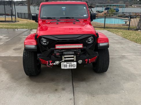 Used 2022 Jeep Wrangler Unlimited Sahara w/ LED Lighting Group image 4