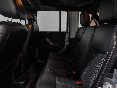 Used 2016 Jeep Wrangler Unlimited Sahara image 4