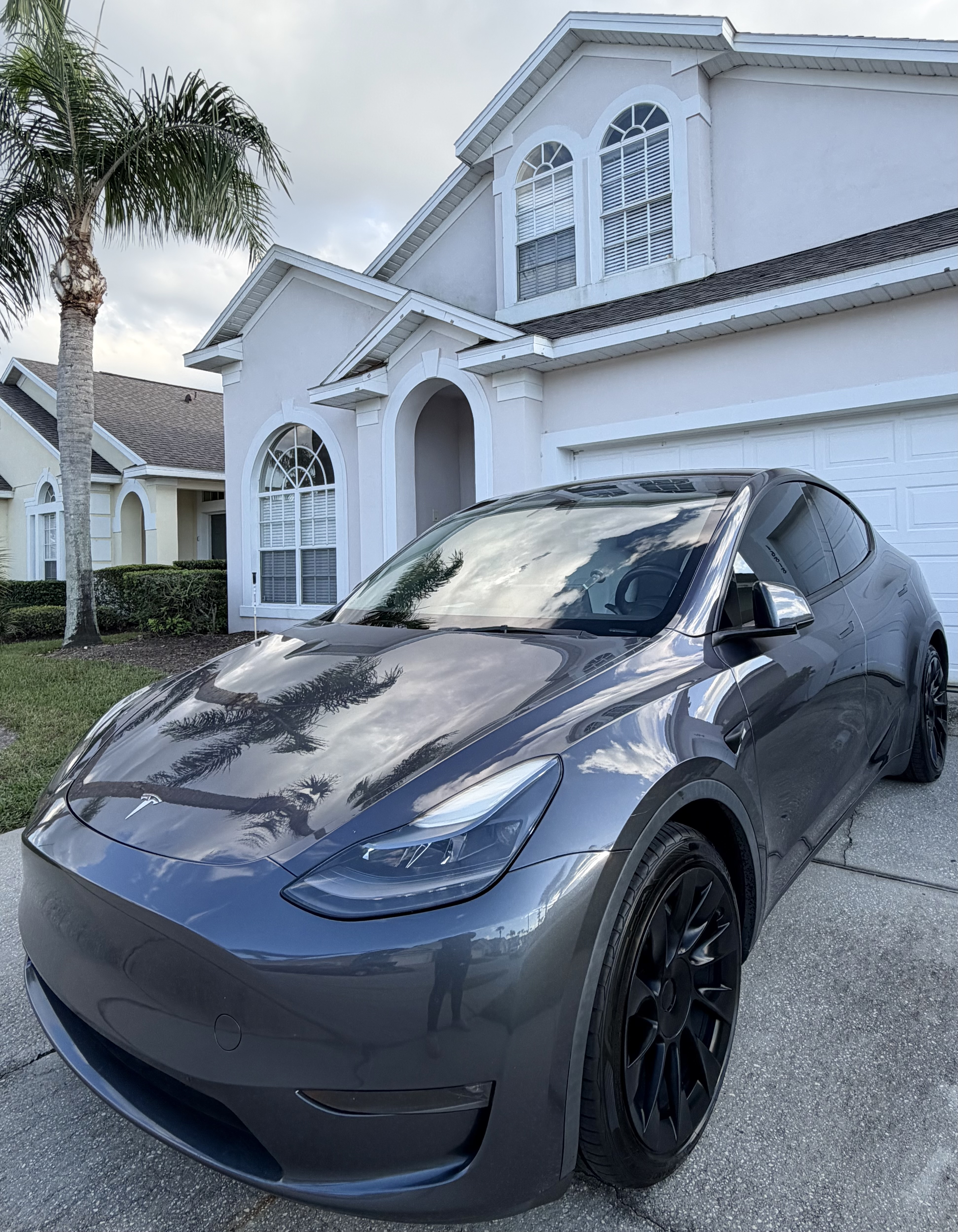Used 2023 Tesla Model Y Long Range AWD/4WD image 2