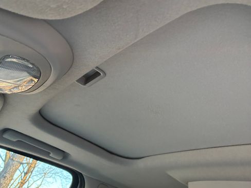 Used 2007 GMC Envoy Denali image 11