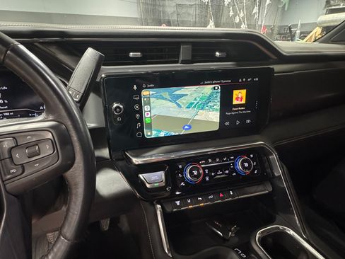 Used 2024 GMC Sierra 3500 Denali Ultimate AWD/4WD image 17