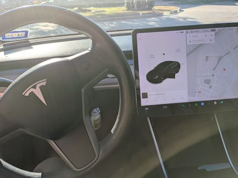 Used 2019 Tesla Model 3 Standard Range Plus image 13