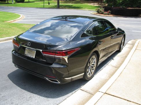 Used 2018 Lexus LS 500 w/ Interior Upgrade Package image 9