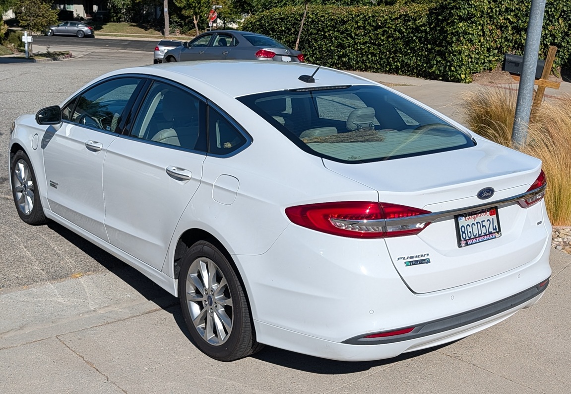 Used 2018 Ford Fusion Energi SE FWD image 5