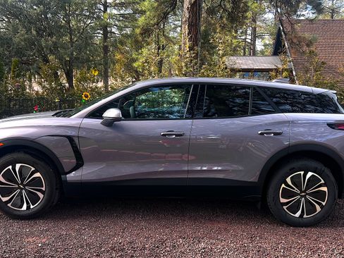 Used 2025 Chevrolet Blazer EV LT image 2