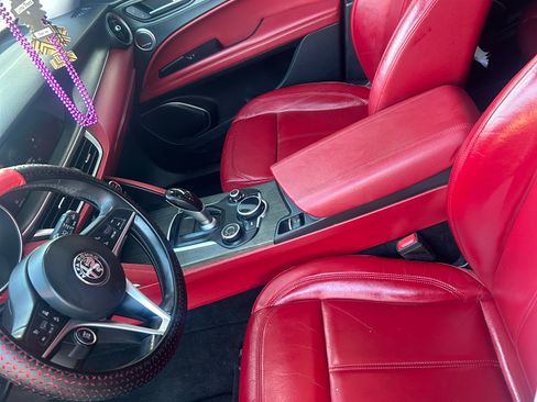 Used 2019 Alfa Romeo Stelvio Ti image 6