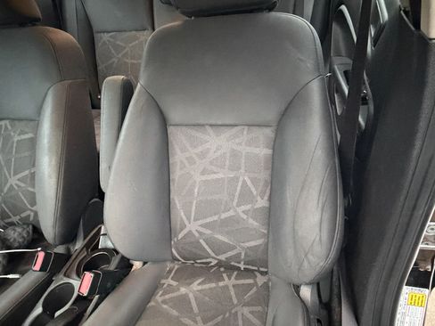 Used 2013 Ford Fiesta SE w/ Super Fuel Economy Pkg image 27