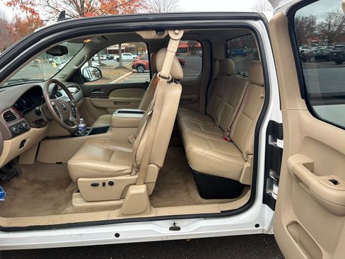 Used 2012 GMC Sierra 1500 SLT w/ Suspension Package, Off-Road image 9