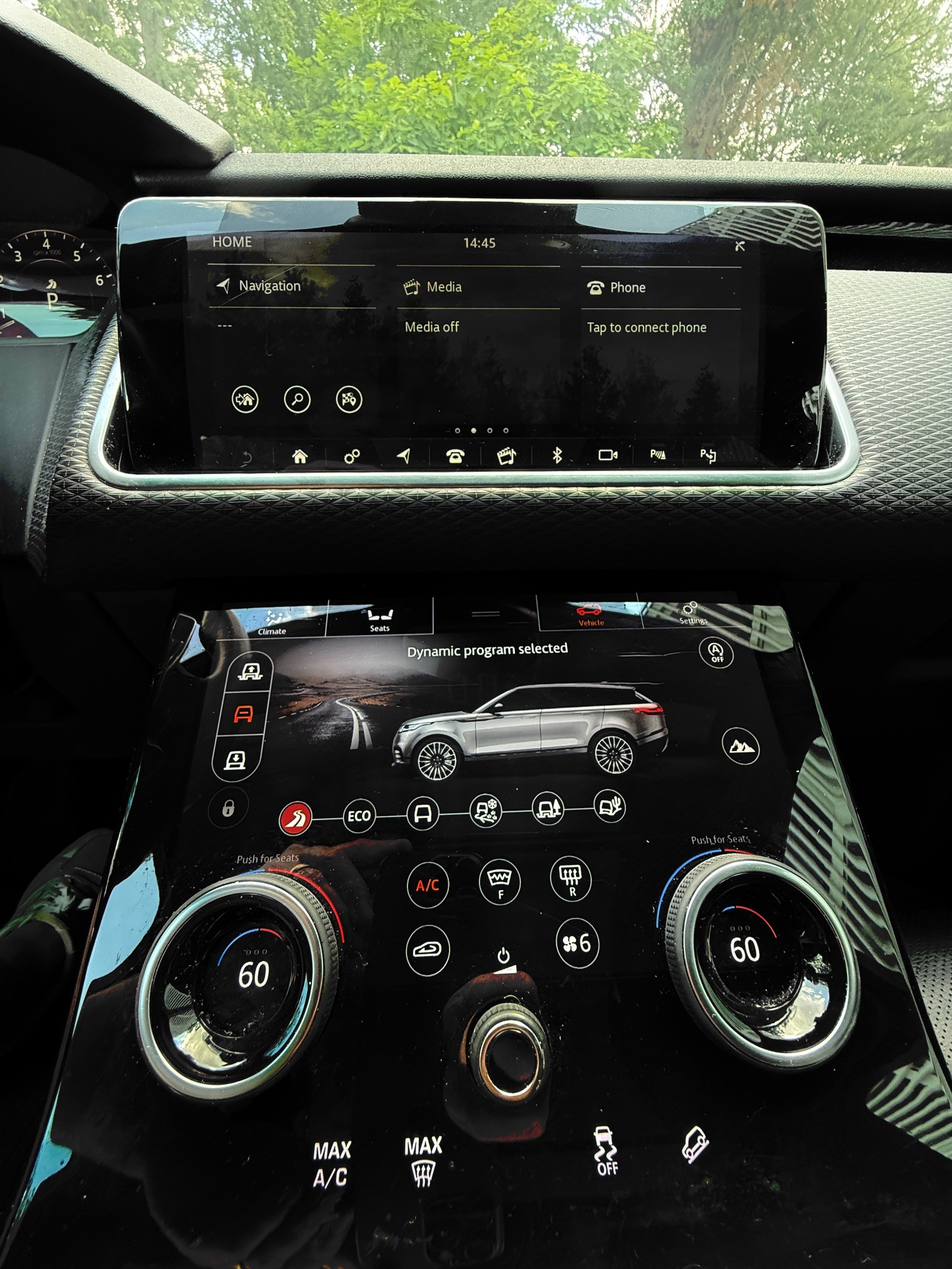 Used 2019 Land Rover Range Rover Velar R-Dynamic SE AWD/4WD image 14