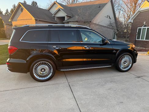 Used 2015 Mercedes-Benz GL 63 AMG 4MATIC image 8