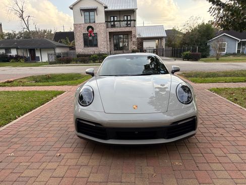 Used 2021 Porsche 911 Carrera image 2