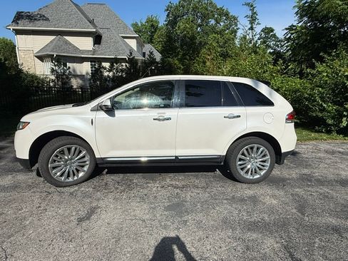 Used 2015 Lincoln MKX AWD w/ Equipment Group 102A image 5