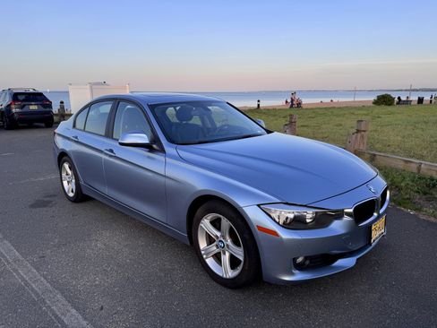 Used 2013 BMW 328i xDrive Sedan AWD/4WD image 4