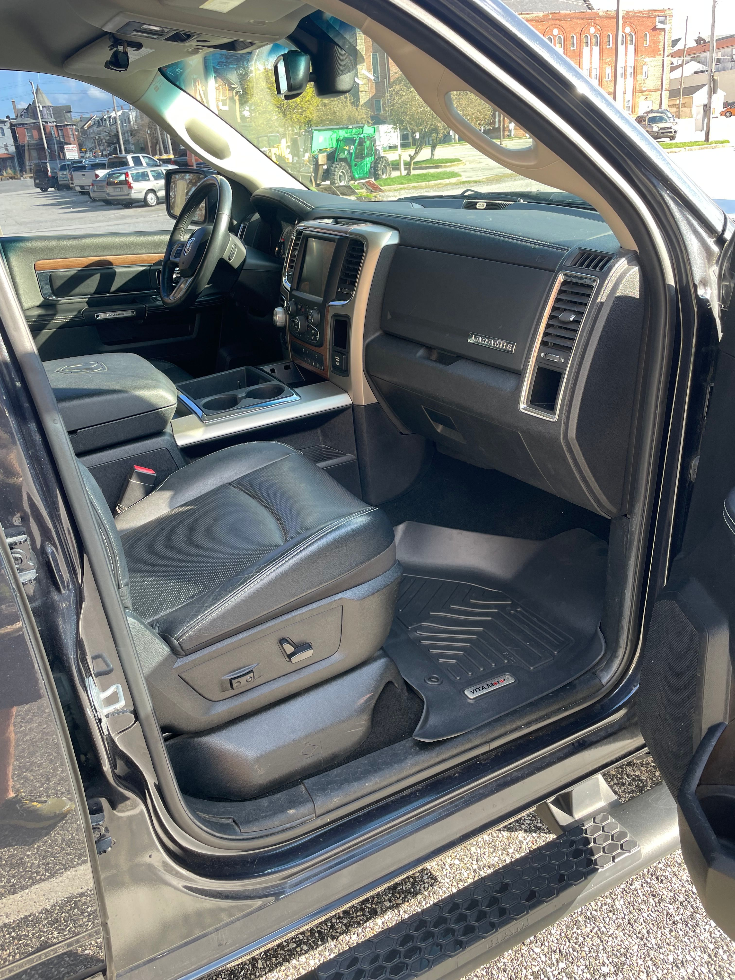 Used 2013 RAM 1500 Laramie w/ Protection Group AWD/4WD image 8