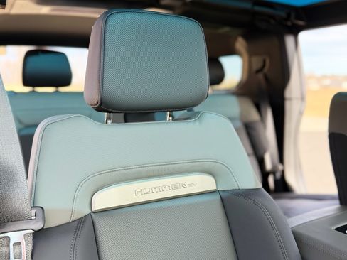 Used 2025 GMC Hummer EV 3X w/ LPO, Sport Package image 5