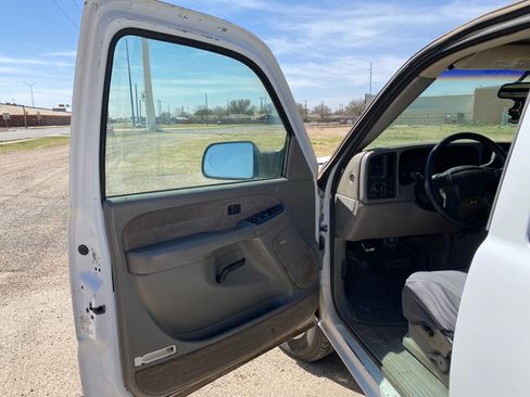 Used 2003 Chevrolet Silverado 3500 LS image 16
