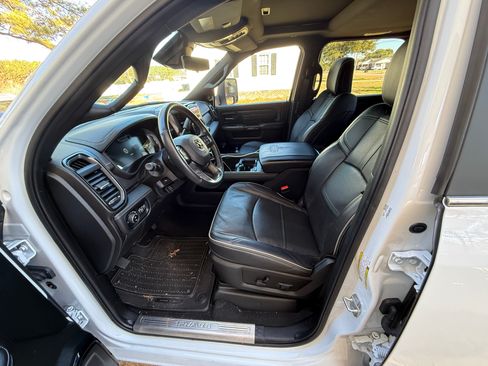 Used 2023 RAM 3500 Limited image 10