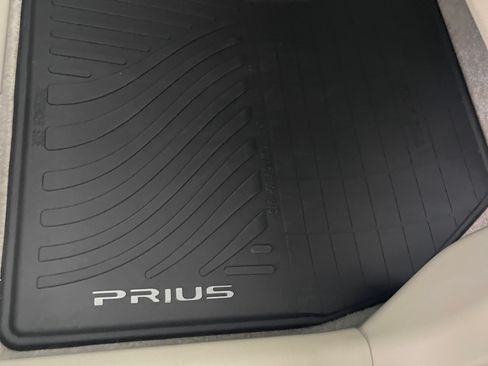 Used 2011 Toyota Prius Three w/ Navigation Pkg FWD image 25
