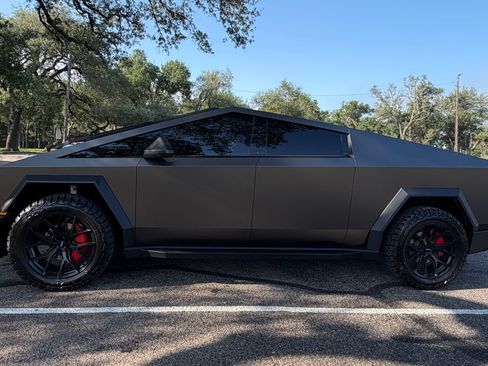 Used 2026 Tesla Cybertruck Cyberbeast AWD/4WD image 15