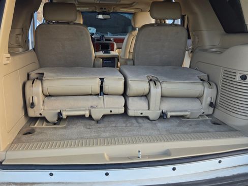 Used 2010 Chevrolet Tahoe LTZ image 4