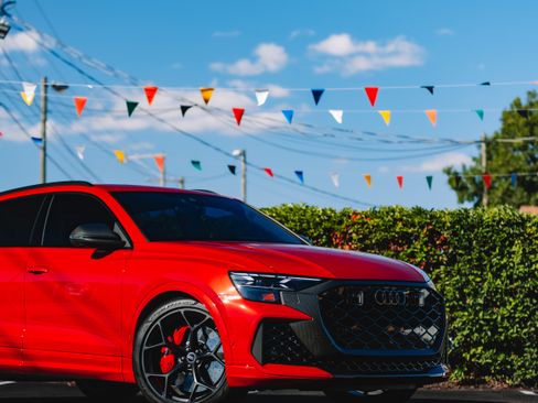 Used 2025 Audi RS Q8 performance w/ Matte Carbon Package image 11